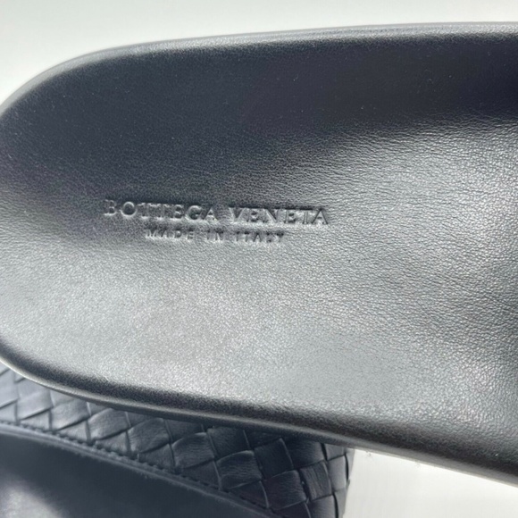SOLD Bottega Veneta - Intrecciato Leather Slides in Black. Offer Ends 05/31 - Picture 3 of 3
